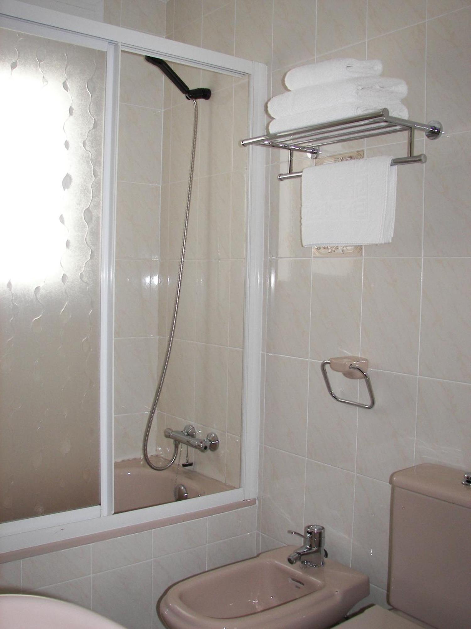 Hostal Santa Marta Playa بايونا الغرفة الصورة